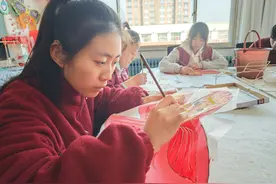 潍坊风筝放飞幸福图片