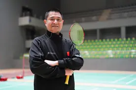广东羽毛球名宿刘志恒：从羽坛名将到金牌教头 全运会羽毛球关注度高图片