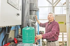 把论文写在大地上图片