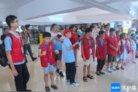 “俯与仰”的精彩——南国小记者走进海师大地理与环境科学学院图片