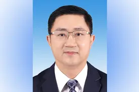 广东省委副秘书长陈新烈调任省市场监督管理局党组书记图片