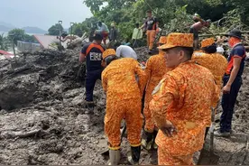 台风“潭美”重创菲律宾，已致90余人死亡图片