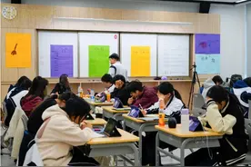 深圳华朗学校全面拥抱AI+教育模式 引入DeepSeek技术拓展科创教育新场景图片