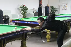 64名业余高手决战申城“台球王座”图片