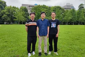 黑洞也有“吃撑”的时候图片