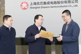 上海市长将专属“服务包”交给企业，要求政府部门当好服务企业的“店小二”图片