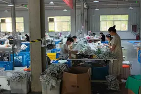许昌市建安区：工厂开在家门口 务农务工两不误图片