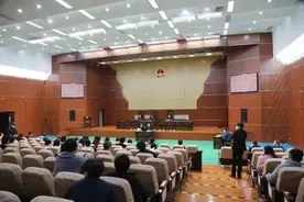 高空抛物砸坏爱车无人承认，男子状告整栋楼业主，法院判了图片