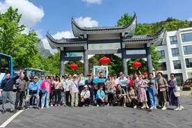 黄山区：千人旅行团做客汤口图片