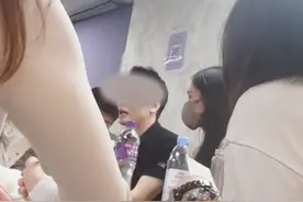 暗访香港跨境传销组织：数百人在洗脑会听“月赚两百万”故事视频封面