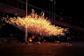 “等一朵花开是世界上最幸福的事”图片