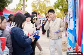浙江义乌“百企招聘团”走南闯北 蓄力来年“开门红”图片