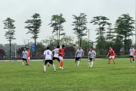 大阵仗！足球名宿、篮球巨星助阵英华学校“校长杯”，与师生家长“过招”图片