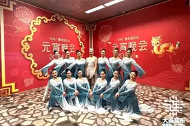 大连杂技团“蹬”上央视元宵晚会图片