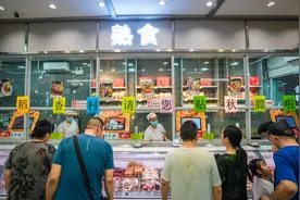 香！“贴秋膘”酱肘子怎么做出来的？来老字号食品厂一探究竟图片