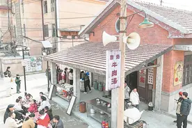 淮南市：游客打卡“六姊妹”，重温时代记忆图片