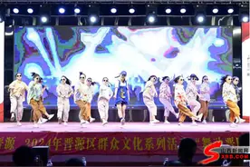 广场舞大赛超燃上演 12支队伍“艺”决高下图片