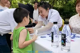 助力济南泉水节！来自中国矿泉水之乡的“801”备受追捧图片
