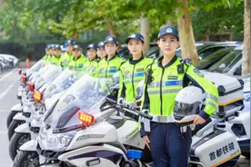 北京交警女铁骑“扩编”  5名女民警新加入图片