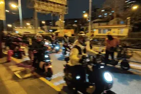 一条人民建议“照亮”深夜“越江路”图片