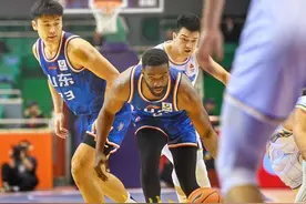 图集｜山东男篮主场胜首钢，新外援阿曼德完成首秀图片