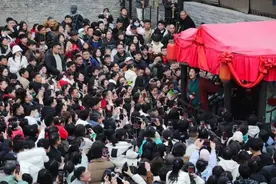“王婆说媒”为何能说到年轻人的心坎上？图片