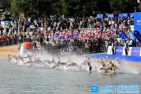 威海版“速度与激情”！2024年威海铁人三项世界锦标赛举行图片