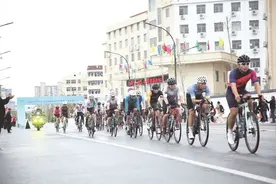 300余名车手激情驰骋浠水河畔图片