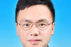 新闻有观点·行业洞察｜今冬最火“平价貂”——摇粒绒靠什么样的黑科技站上时尚前沿？图片
