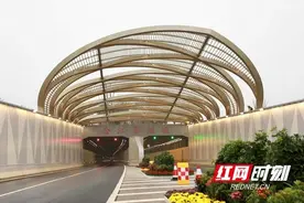为了配合船山大桥封闭施工 5月15日至19日 合江套隧道延长通行时间图片