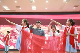 红领巾讲红色故事，临沂新桥小学用这种方式让学生走近英雄图片