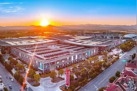 诸暨珍珠，何以闪耀？——写在2024山下湖·世界珍珠大会启幕之际图片
