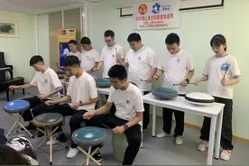这群“来自星星的孩子”举办了一场音乐会图片