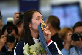 “微笑剑后”江旻憓加入香港赛马会图片