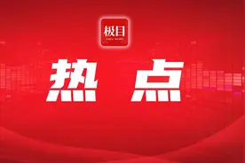 男孩打球摔倒，手肘多处骨折图片