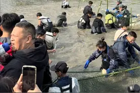 一共15000斤！武汉科技大学师生连年“摸鱼”，今年的“捕鱼王”摸了20.5斤图片