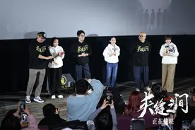 电影《夹缝之间》今日上映，陶昕然称勇敢的人选择直面生活图片