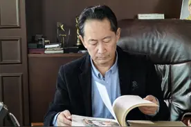 《猎罪图鉴》热播 对话故事原型画笔神探林宇辉：要懂侦查、推理、心理学 只能靠人脑完成图片