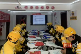 社区律师自编安全口诀，为外卖配送员普法图片