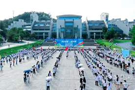 一路向前！汉江师范学院2024年毕业环校跑开跑图片