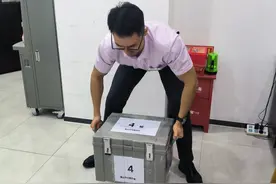人在工位，心在巴黎！假如银行人参与体育赛事……图片
