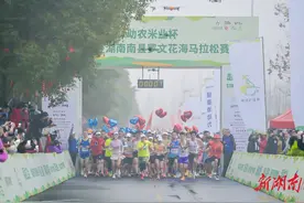 4500余名选手在南县跑进万亩花海，尽享田园春色图片