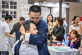 正骨、按摩、艾灸……这个博览会中药味很浓图片