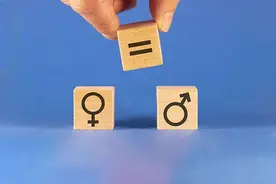 男女厕位比例1:2，让女性需求从“被看见”走向“被解决”图片
