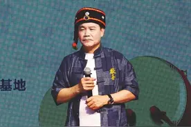 海南周刊 | 海口“果商”：古老情歌长流传图片