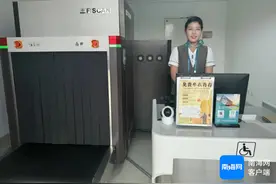 海南机场推出冬衣寄存服务 让旅客轻松开启海岛游图片