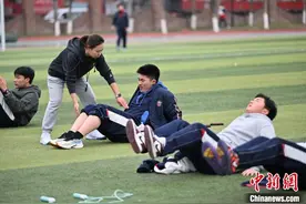 成都一中学开设燃脂减肥训练营图片