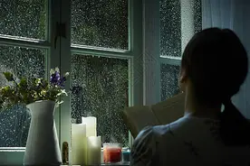 被忽视的她们，该怎么办图片