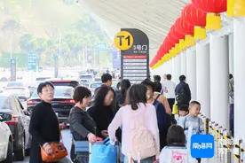 春运首日出行热情高涨 海南三大机场运输旅客近18万人次图片