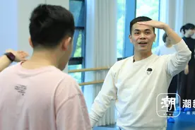 用舞蹈照亮“星星的孩子”，杭州舞蹈老师吴乐获天天正能量奖励图片